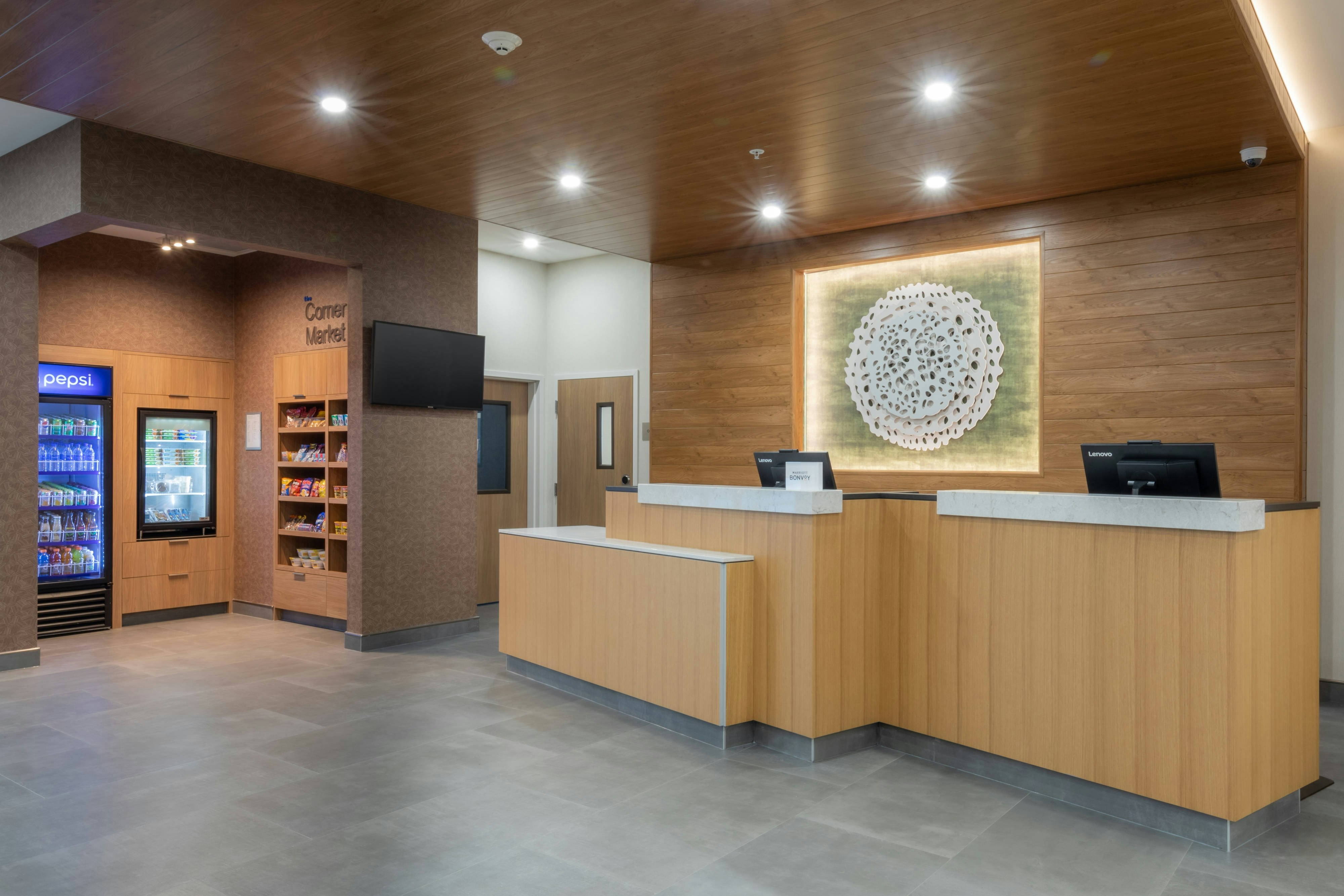Fairfield Inn & Suites by Marriott Salmon Arm 1/12