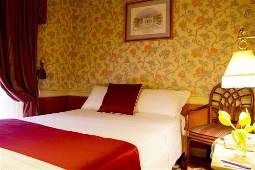 غرفة اقتصادية بسرير مزدوج أو سريرين منفصلين