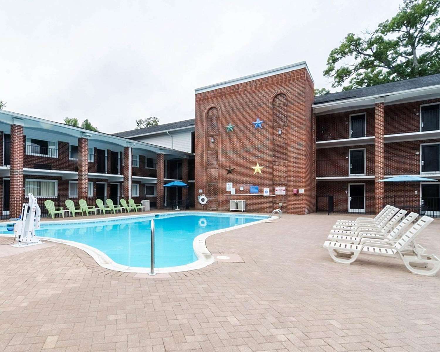 Rodeway Inn Suites Williamsburg Central 2/12