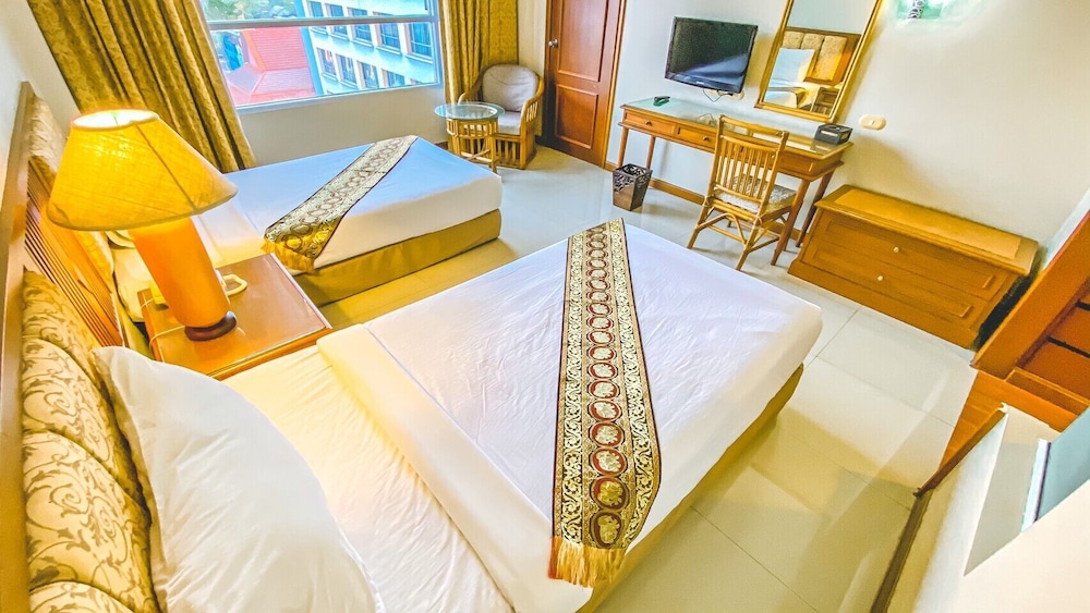 DELUXE, TWIN BEDS