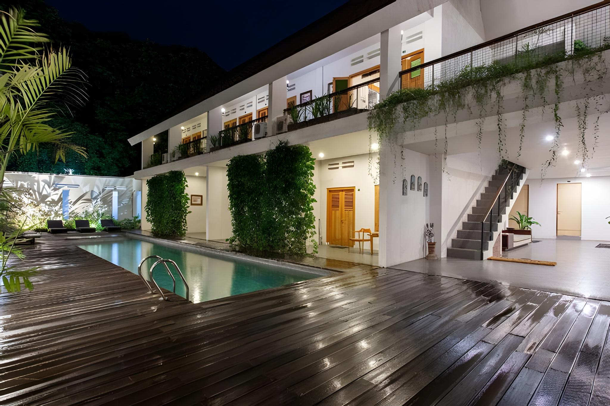 Hotel Blambangan 7/46