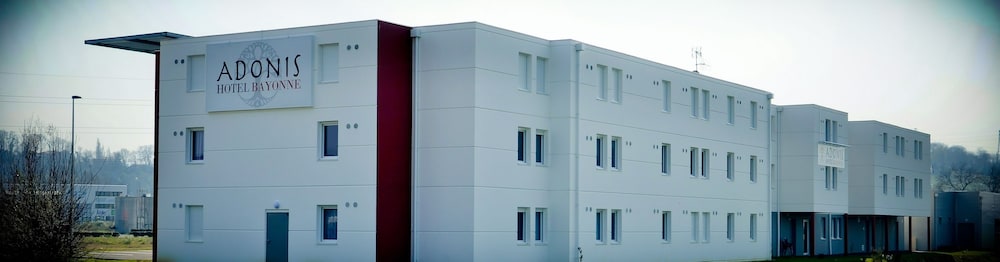 Adonis Hotel Bayonne in LAHONCE