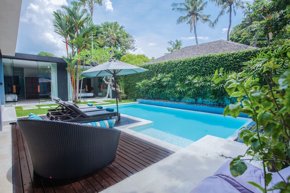 KEMBALI VILLAS 38/50