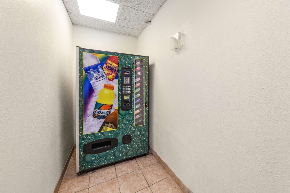 Motel6 Lewisville, TX - Medical City 41/64