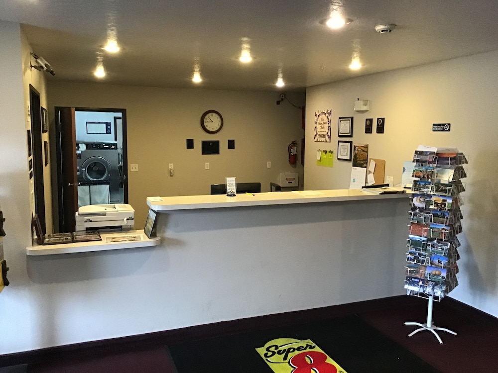 Super 8 By Wyndham Blackfoot 7/42