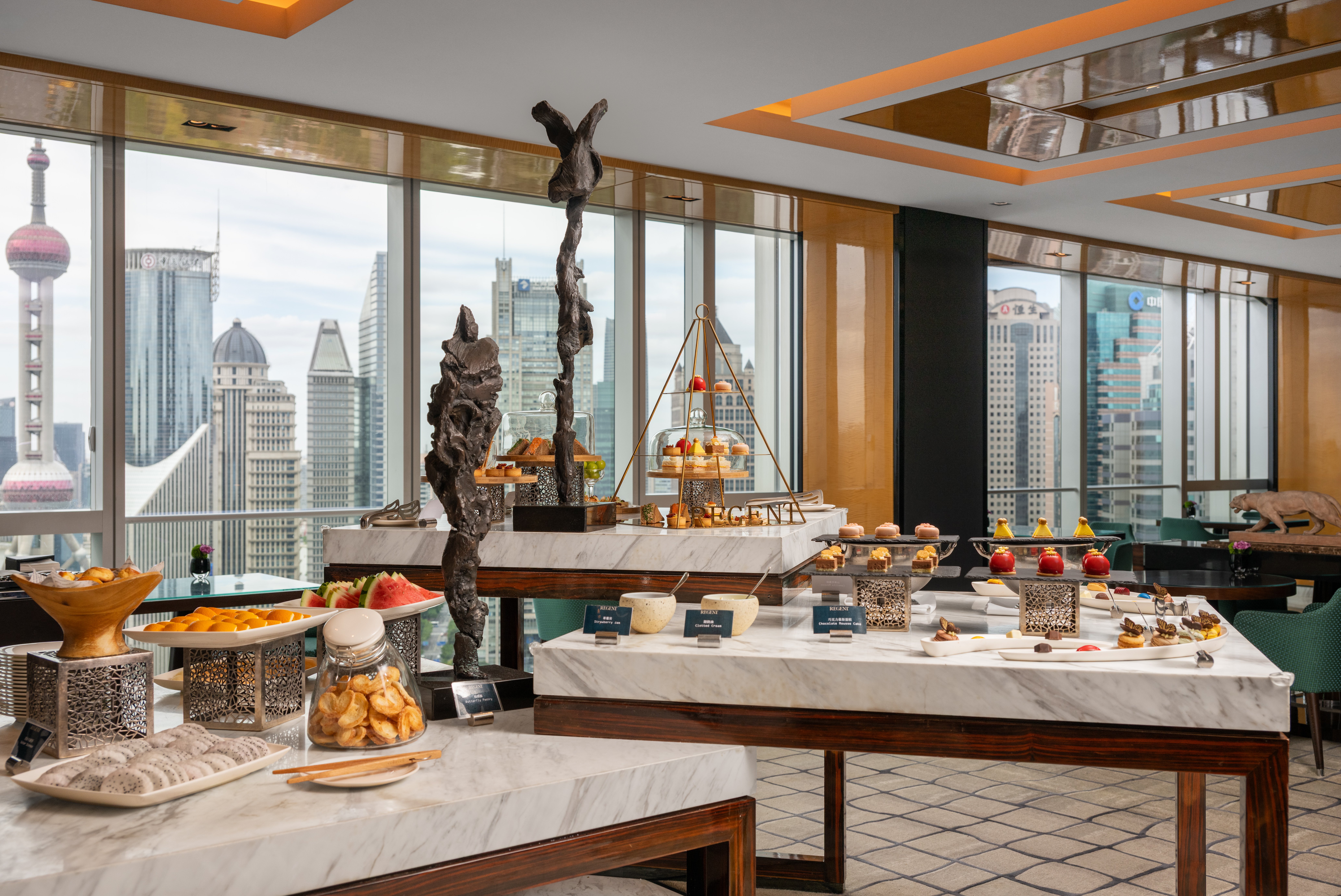 Regent Pudong Shanghai 51/84