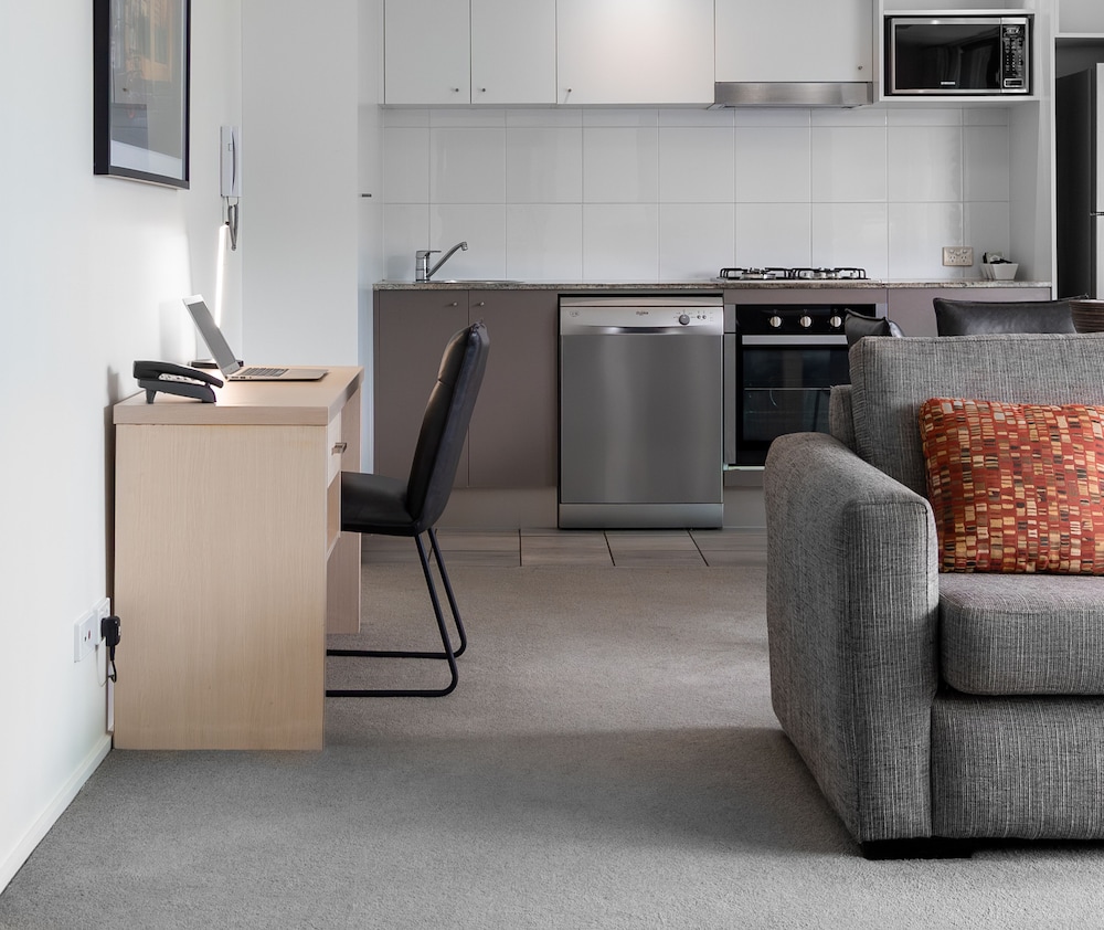 Oaks Brisbane Felix Suites 27/42