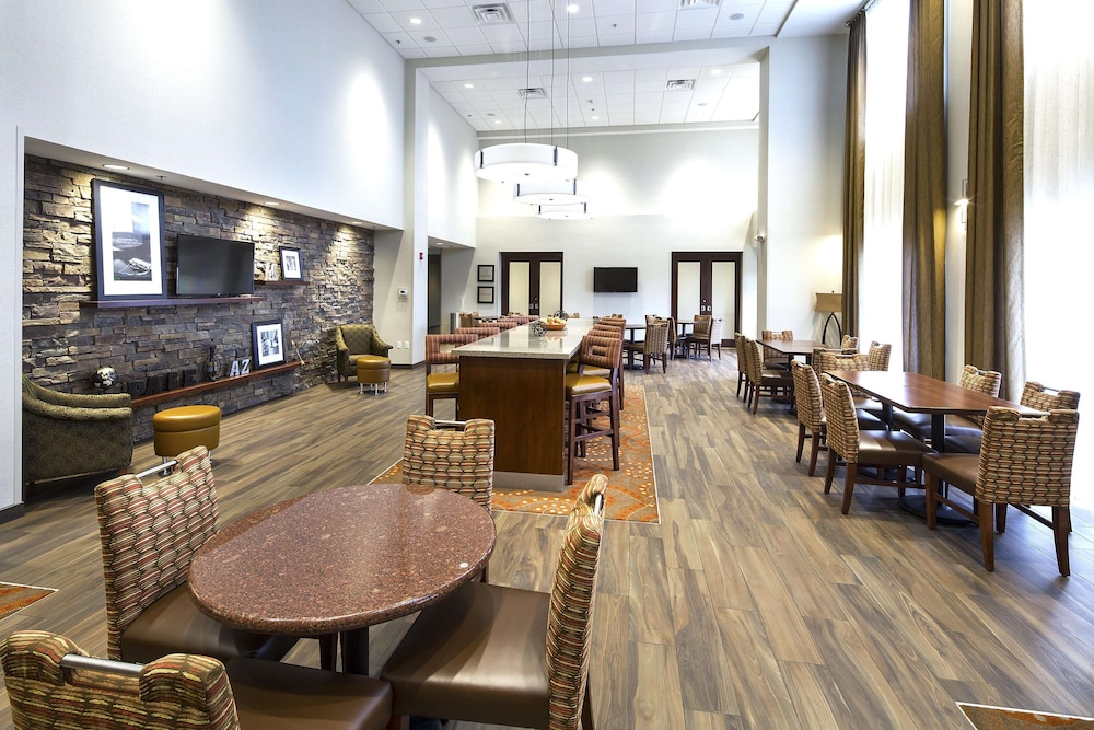 Hampton Inn Suites Page Lake Powell 32/42