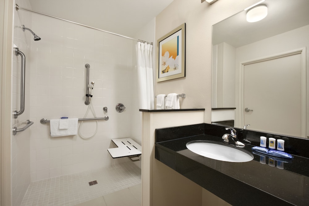 Fairfield Inn & Suites Youngstown Boardman Poland 12/35