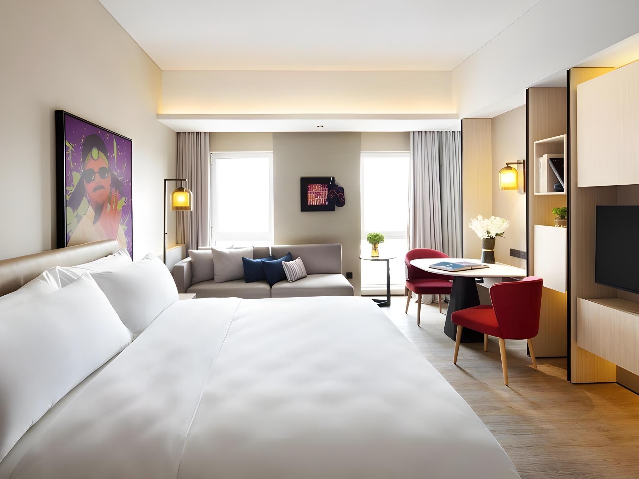 Habitat 40, Plus, King Bed