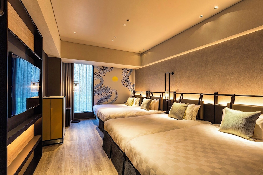 SUPERIOR, QUADRUPLE, TWIN BEDS