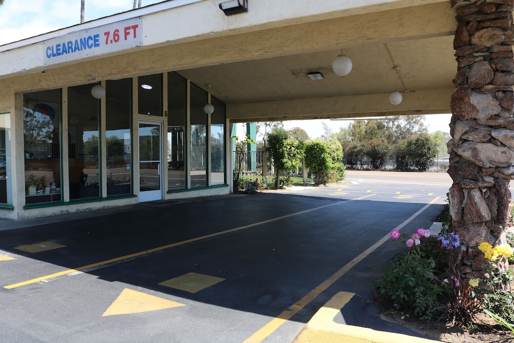 Valli Hi Motel 40/44