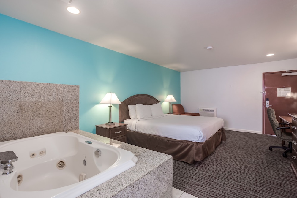 Pacifica Beach Hotel 56/56