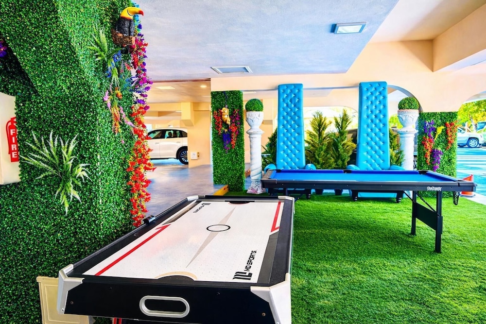 Ocean Beach Club Hotel 40/44
