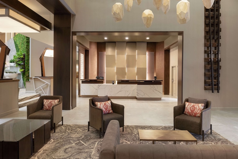 Embassy Suites by Hilton Cleveland Rockside 7/33