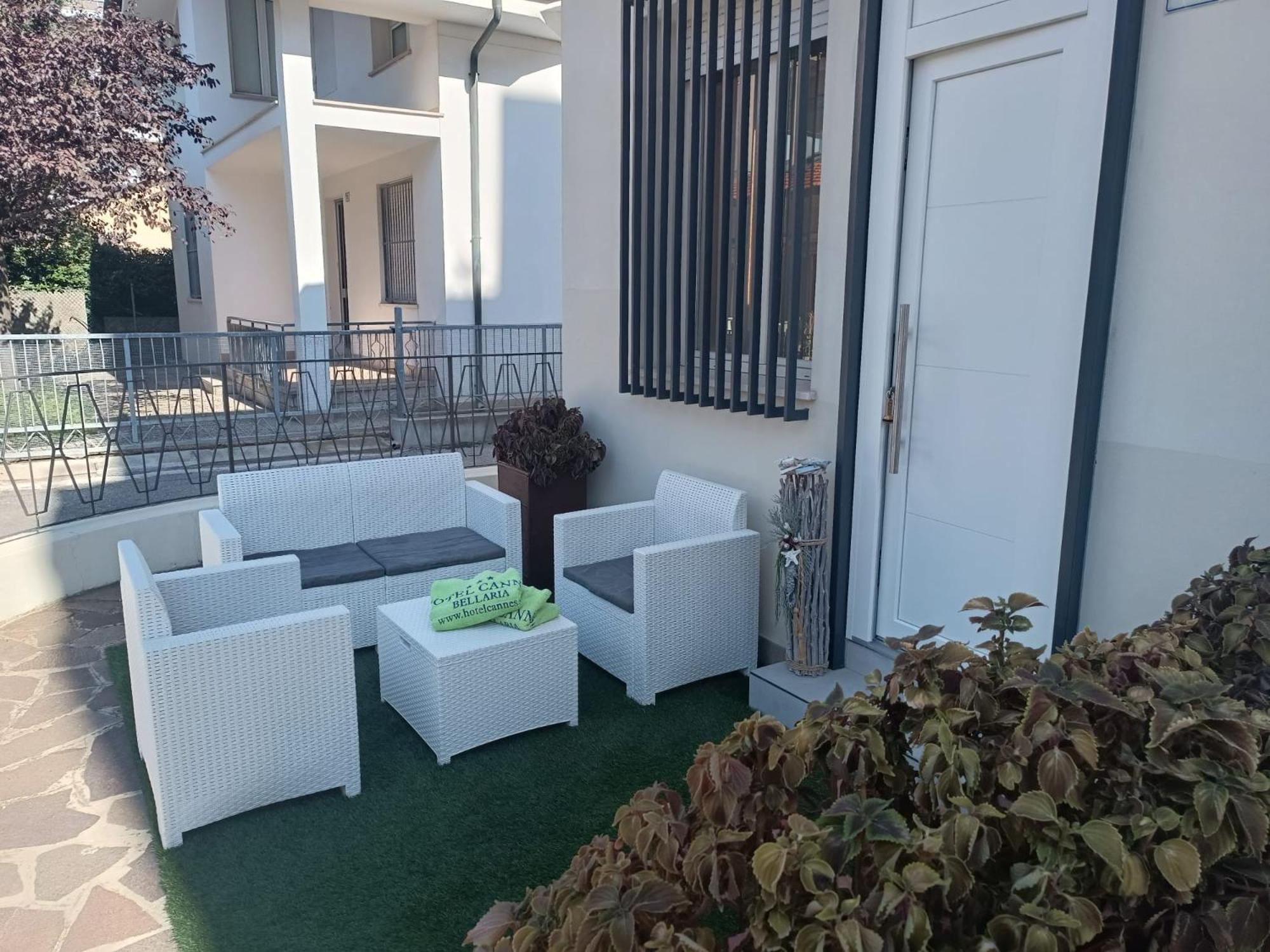 Hotel Cannes 32/50
