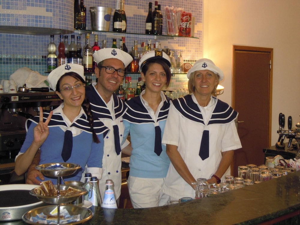 Hotel Confort 7/32