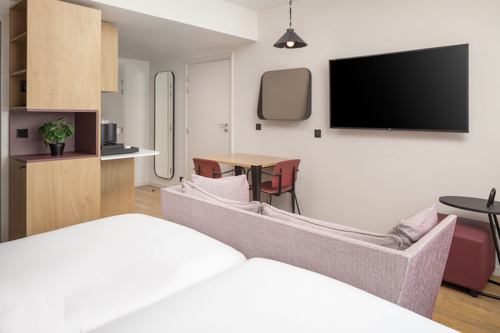Hyatt House Paris Charles de Gaulle Airport 10/33