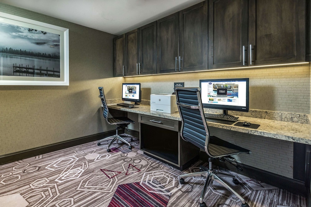 Hampton Inn & Suites Reno/Sparks 32/38