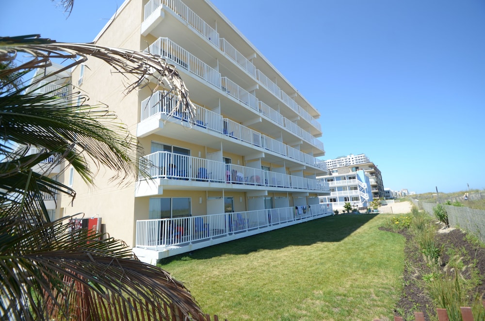 Atlantic OceanFront Inn 4/58
