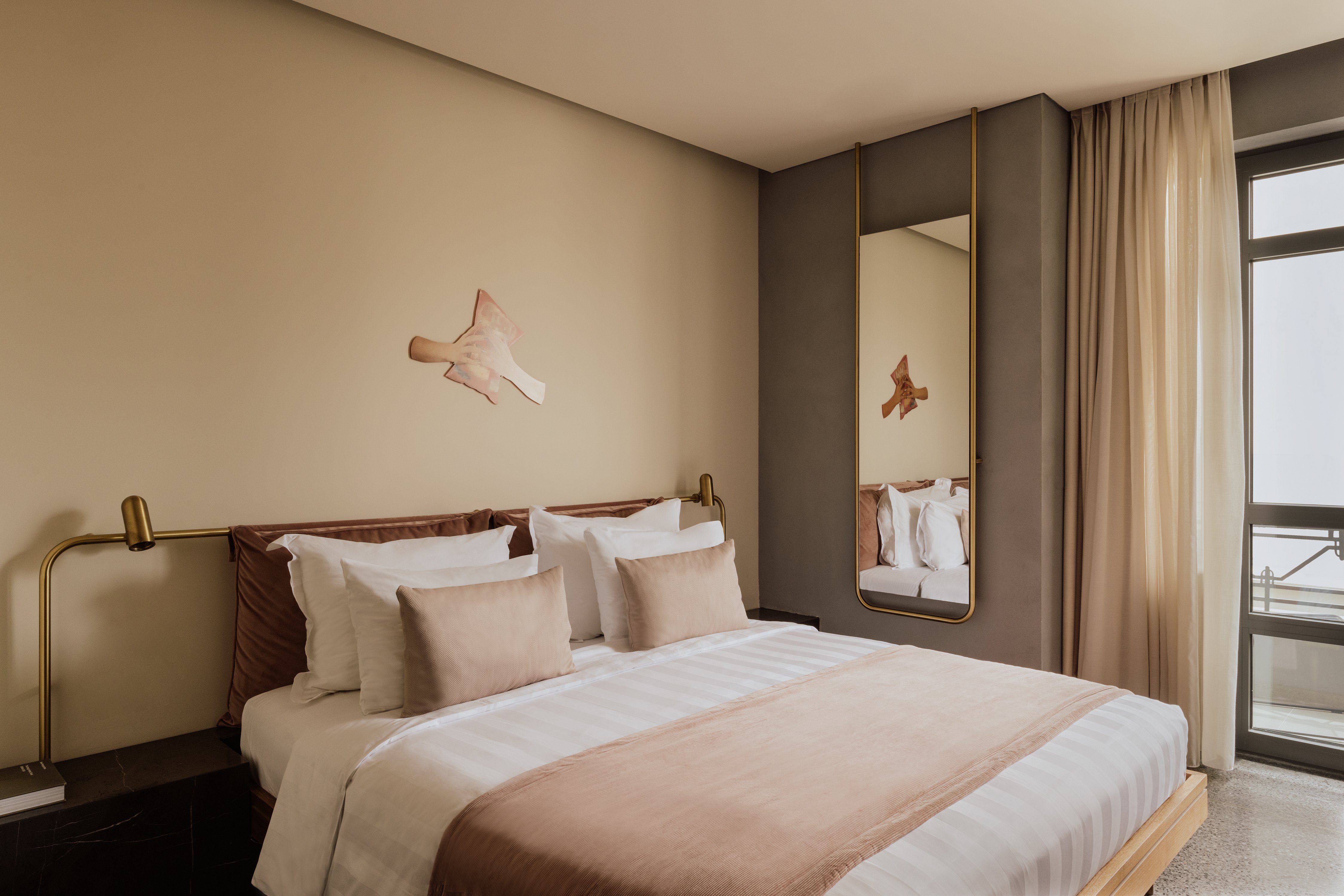 Perianth Hotel 10/61