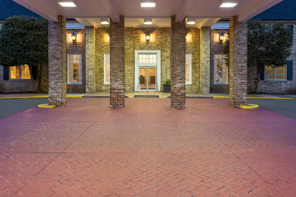 Penn Harris Hotel, Trademark Collection by Wyndham 43/46