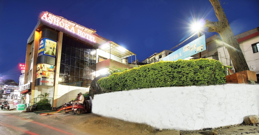 ASHOKA HOTEL 5/55