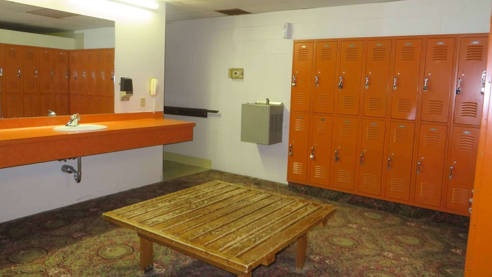 Voyageur Inn and Conference Center 8/58