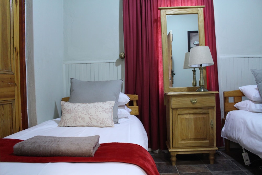 17 On Bird Guest House 10/50