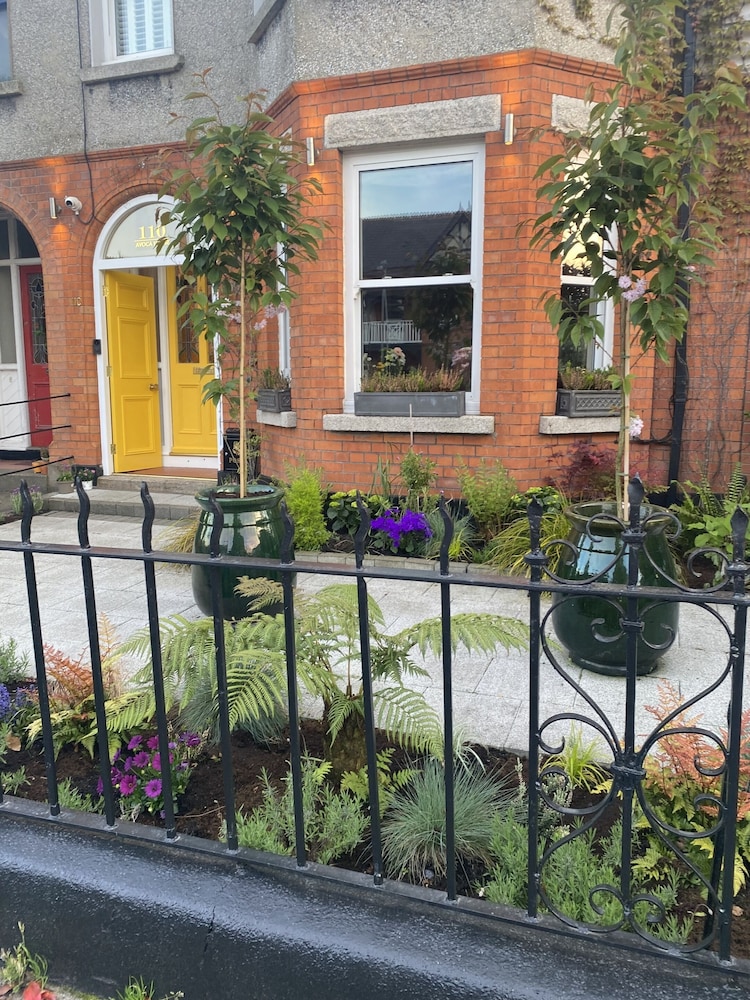 Avoca House 55/56