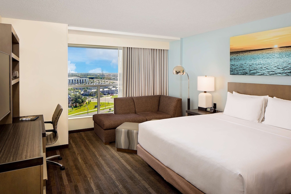 Hyatt House Across From Universal Orlando Resort 10/50