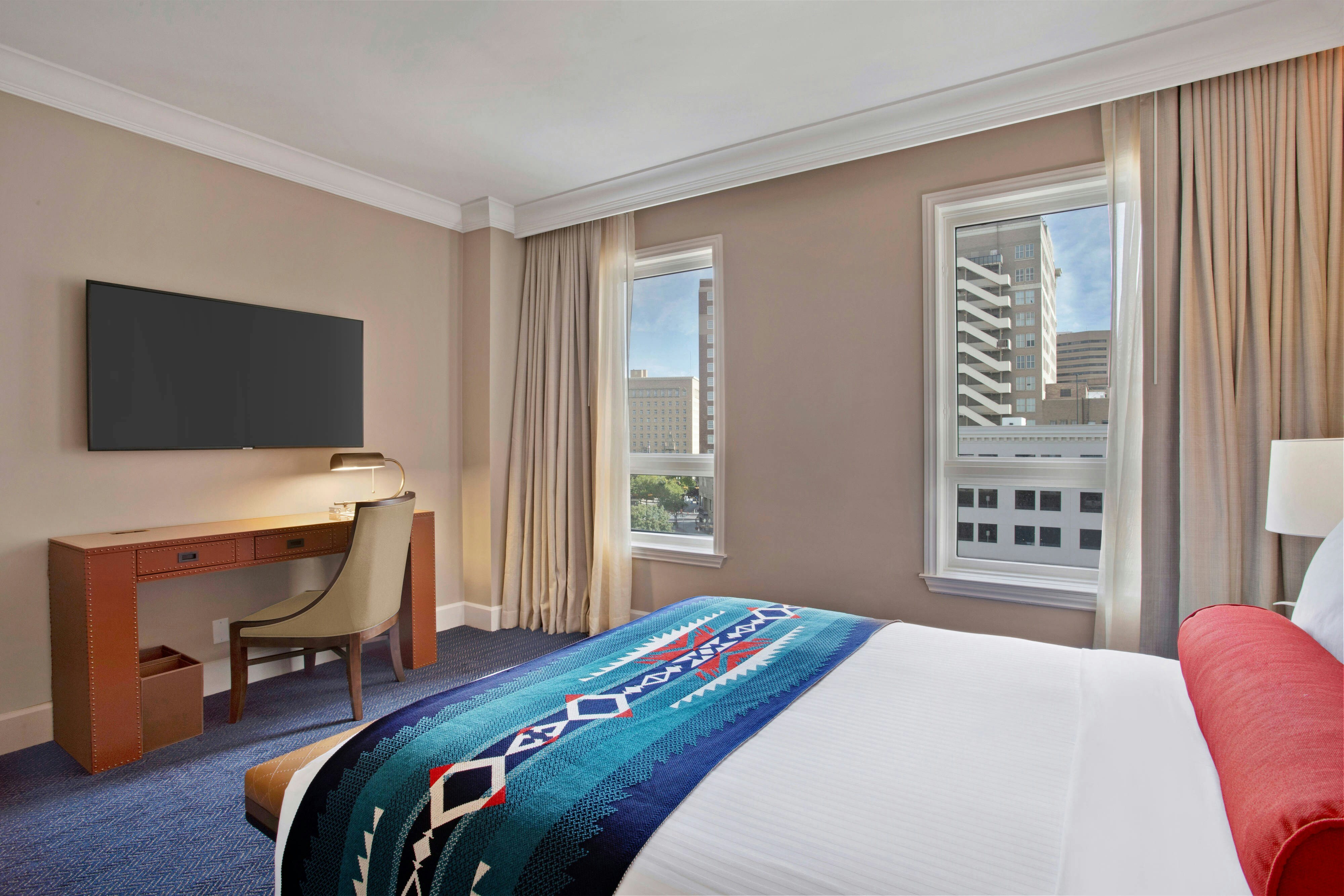 غرفة بسرير كوين، Hotel Paso Del Norte Autograph Collection 2/10