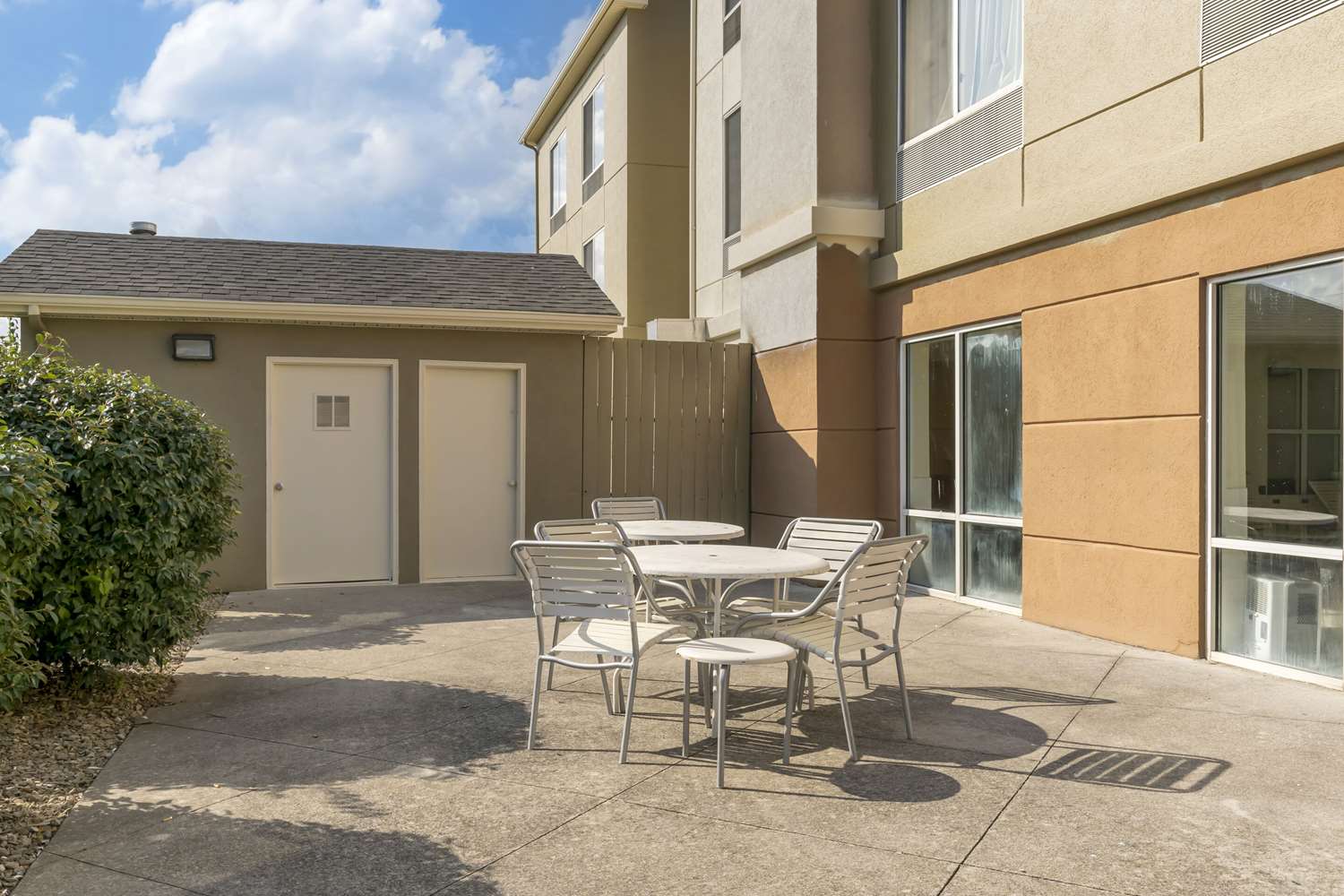 Comfort Inn & Suites Berea, KY 40/40