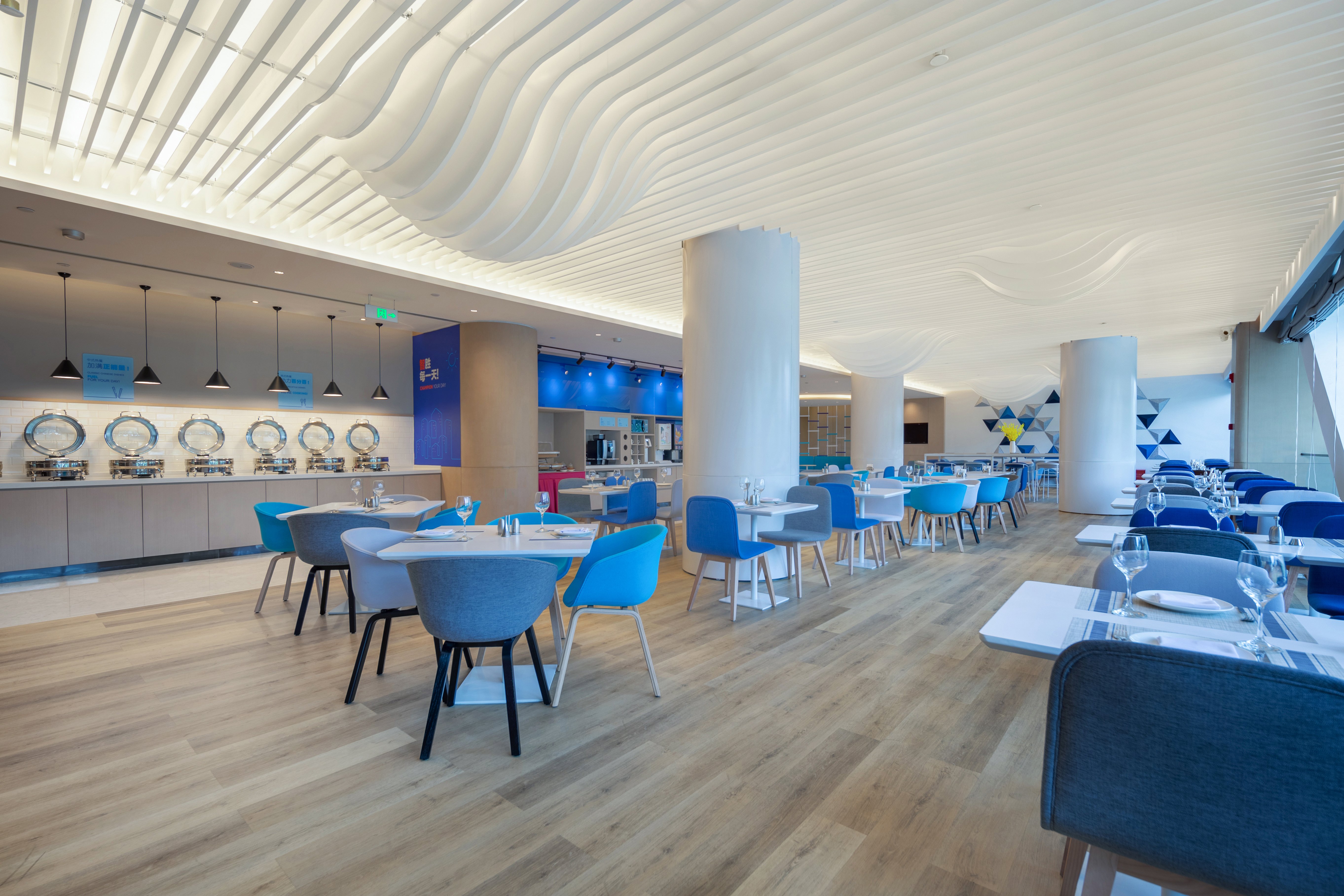 HOLIDAY INN EXPRESS Chongqing Airport Zone 15/24