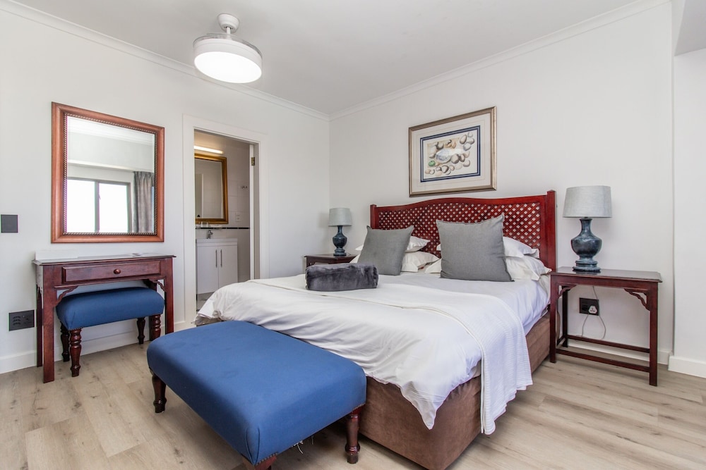 Sandbaai Country House 10/50