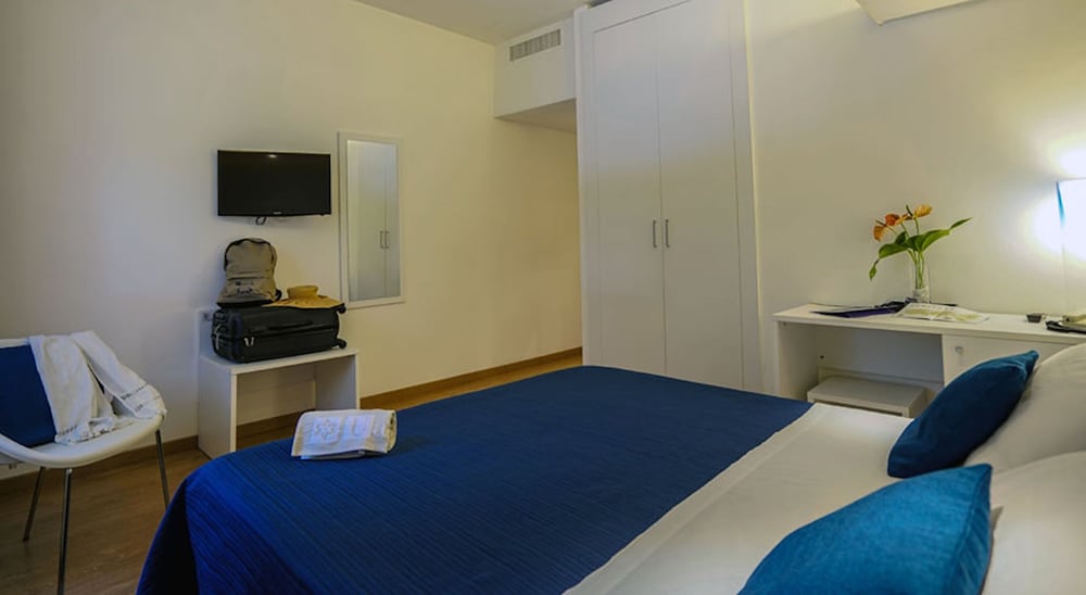 Uappala Hotel Lacona 8/59