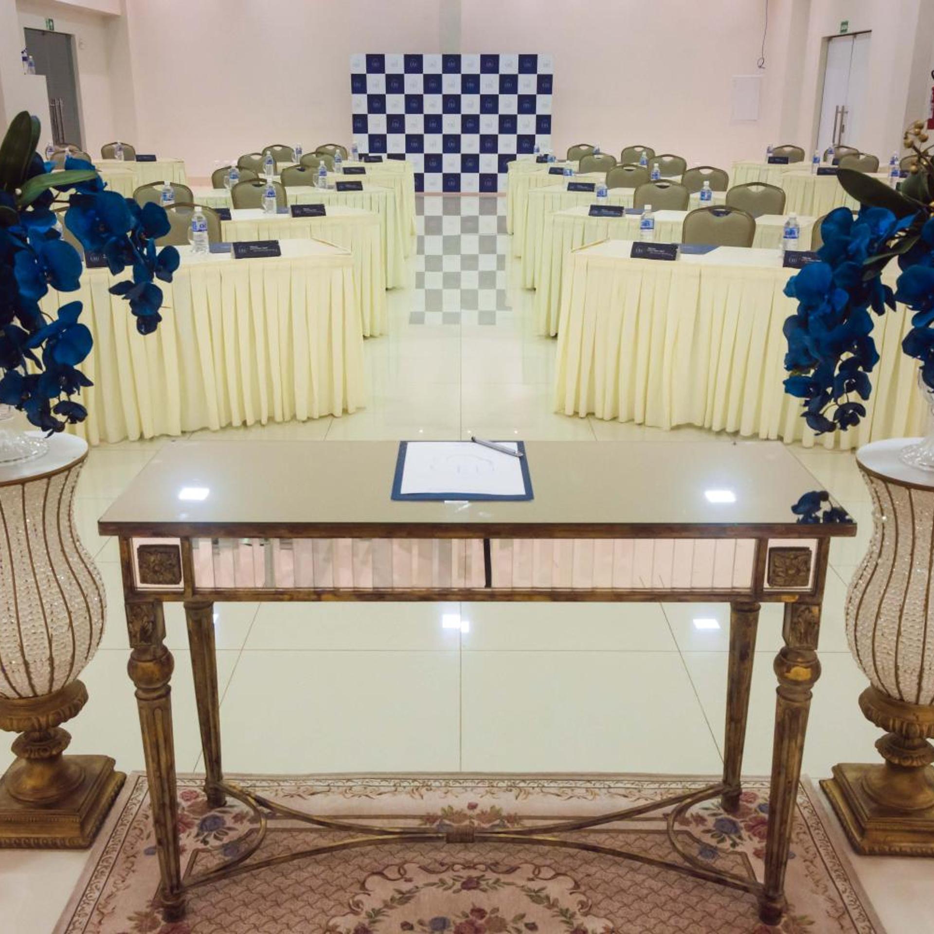 Ceu Palace Hotel 10/50