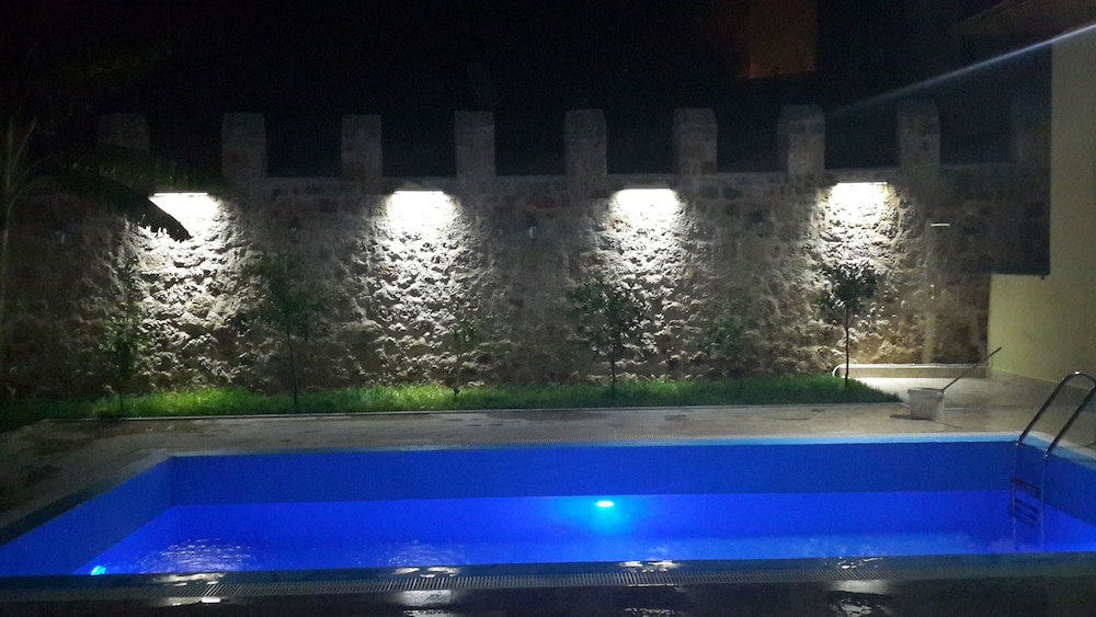 Hadrian Gate Hotel 20/50
