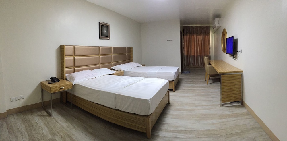 DELUXE, TWIN BEDS