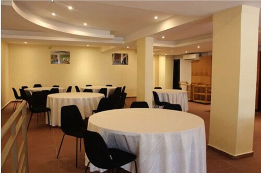 Douala Design Hotel 25/36