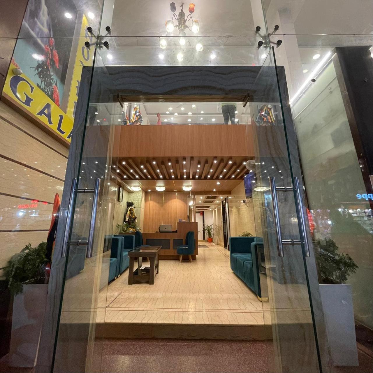 Oyo 4608 Hotel Galaxy 2/39