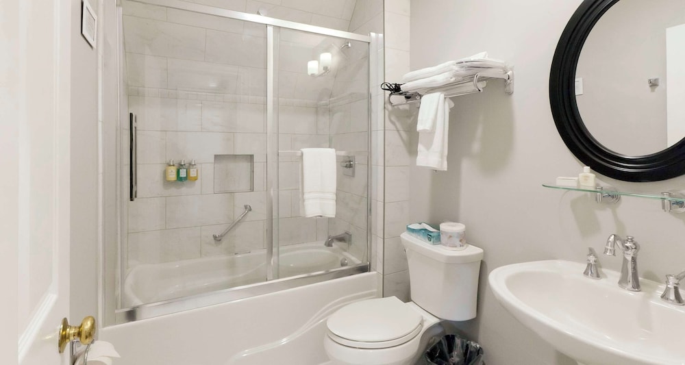 غرفة قياسية بسرير كينج بشرفة، Idlewyld Inn & Spa, WorldHotels Crafted 5/5
