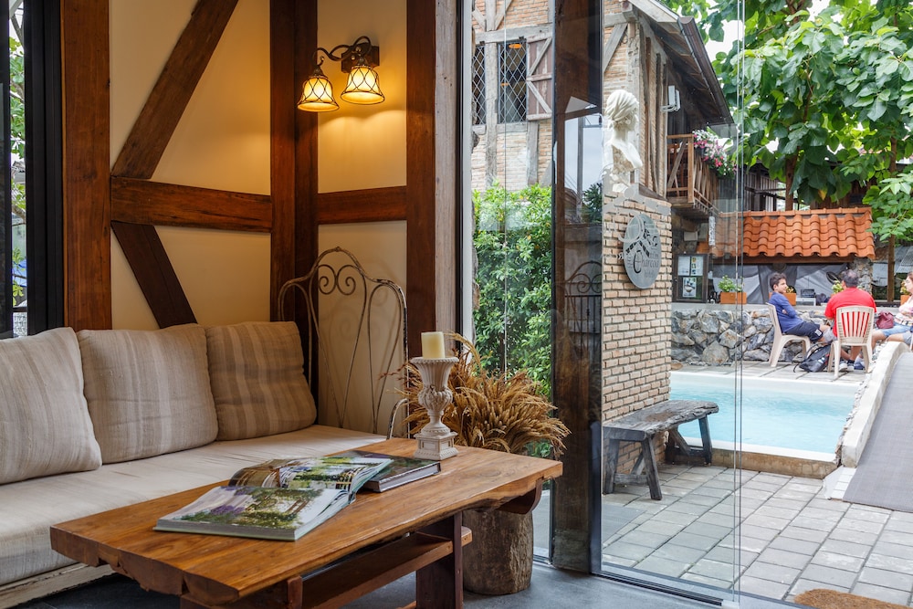 Le Charcoa Hotel 59/74
