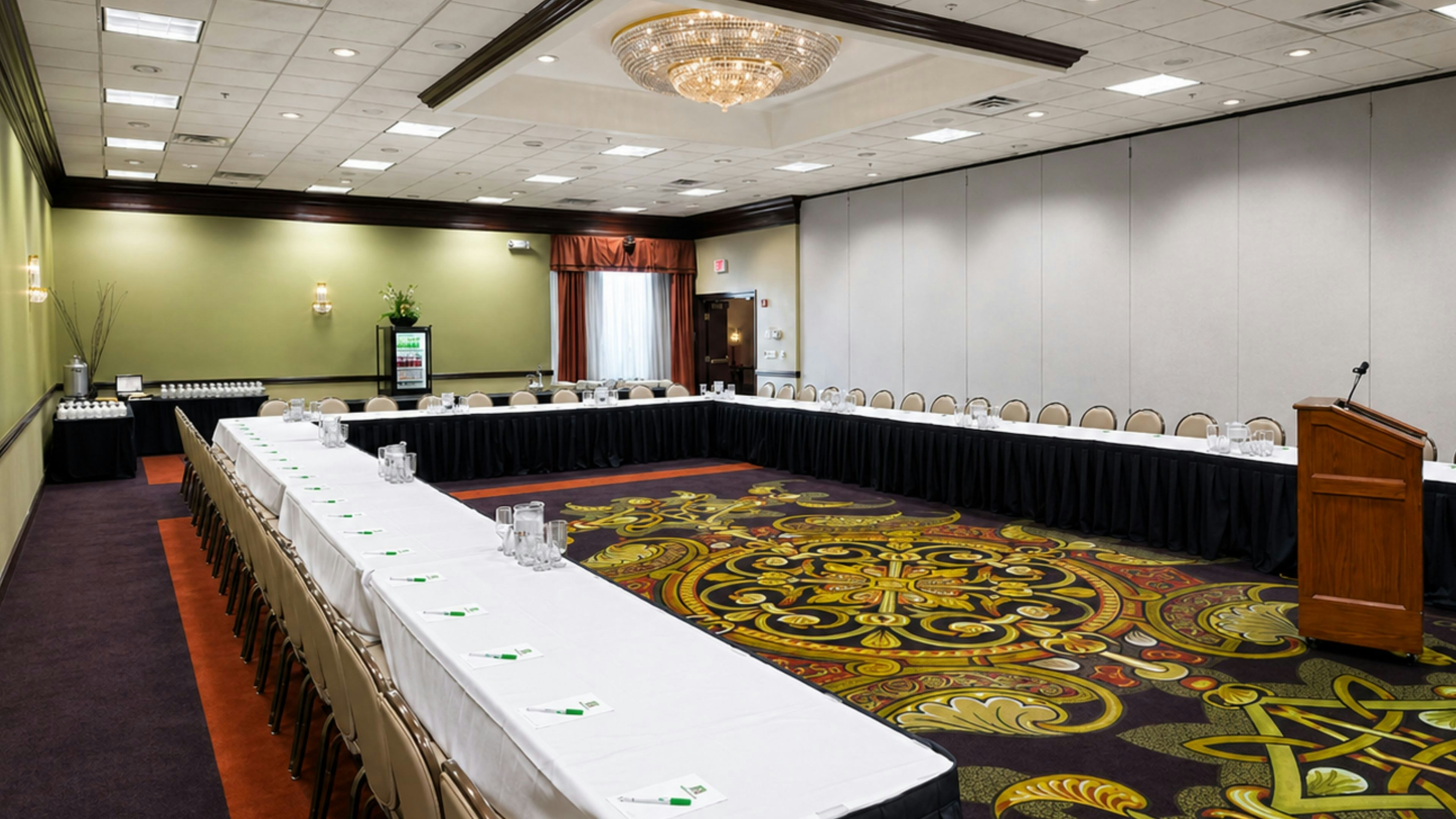 Holiday Inn Youngstown-South Boardman 24/25