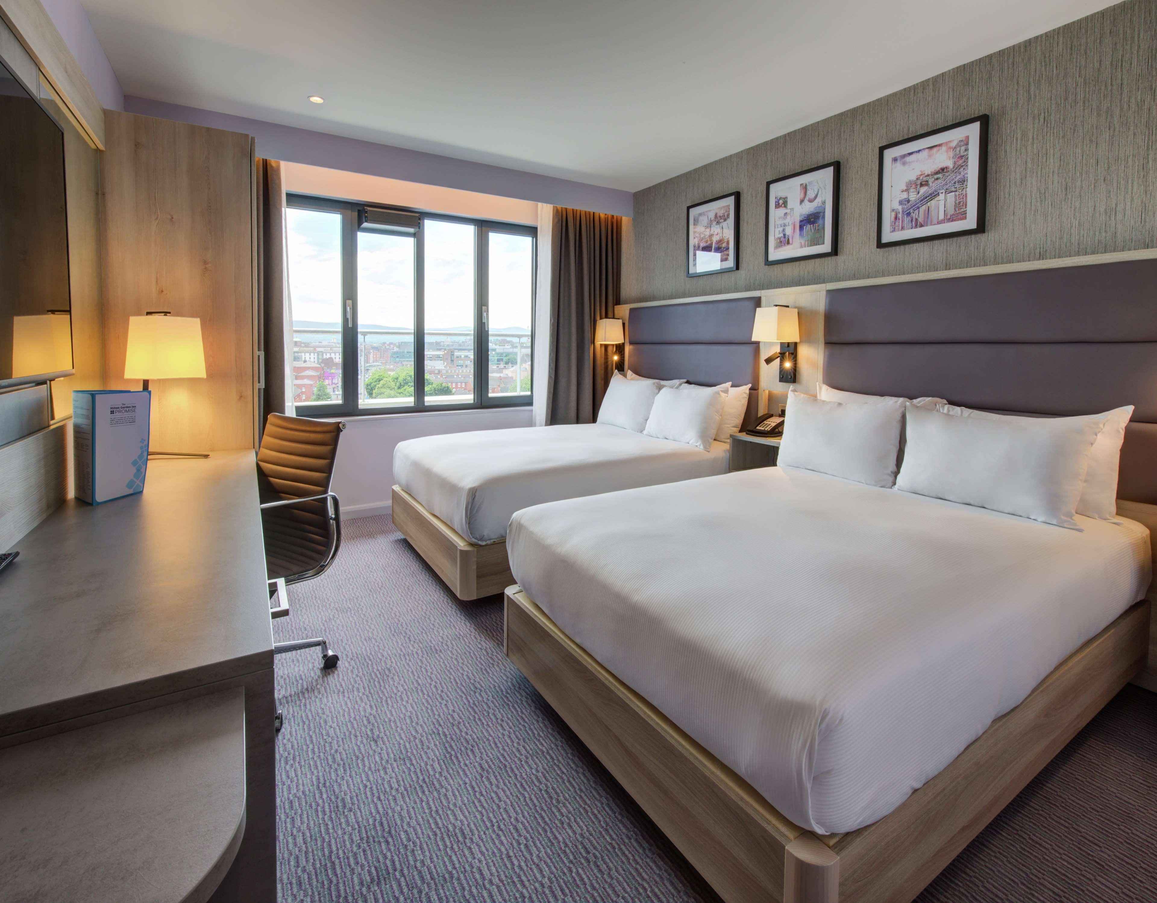 DELUXE, 2 DOUBLE BEDS