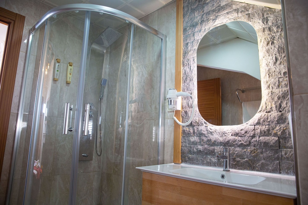 Emirtimes Hotel Kadikoy 40/67