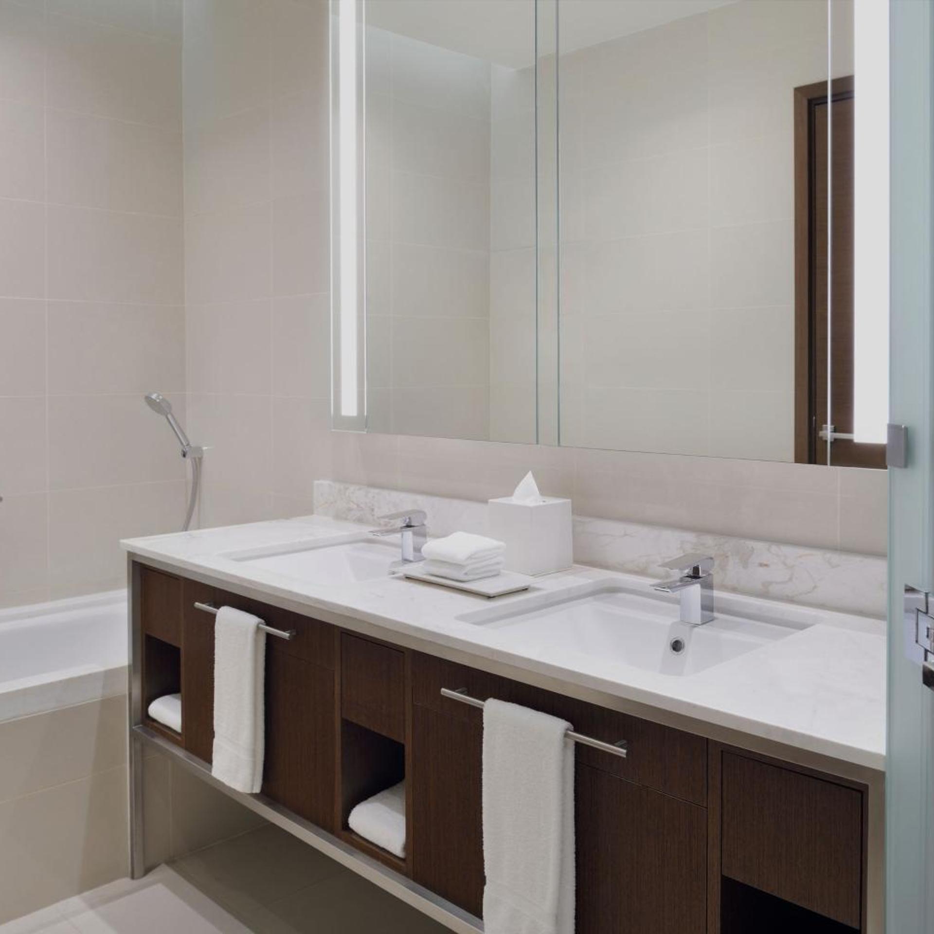 Deluxe, Twin Beds, Sea View, Delta Hotels Marriott City Center Doha 4/8