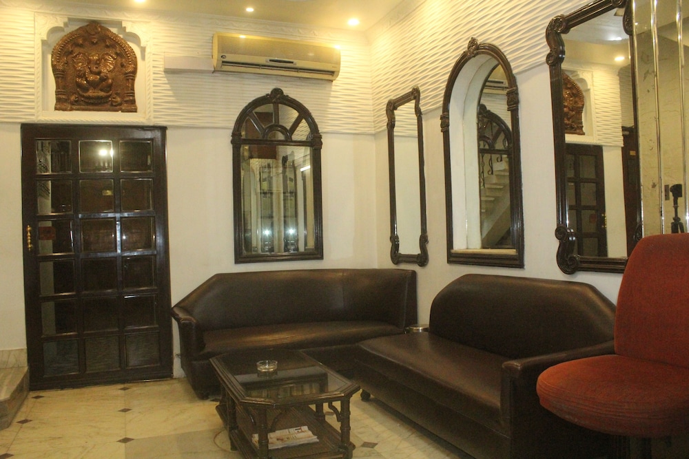 Hotel Heera 27/37