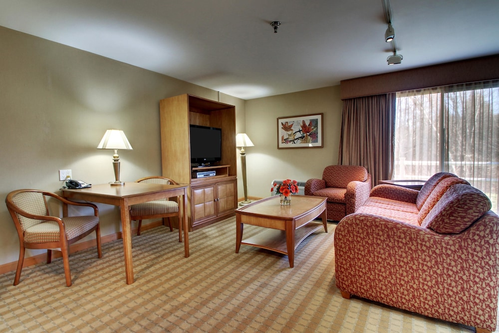 Historic Concord Suites 26/50