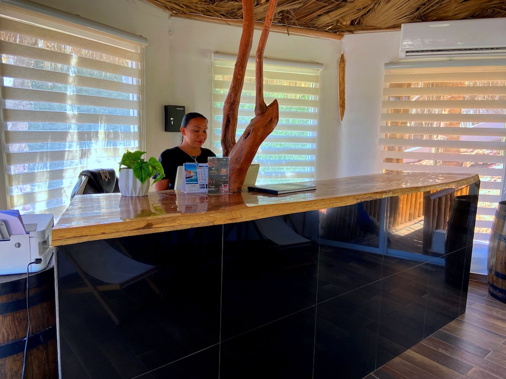 Palm Valley Cabins 2/50